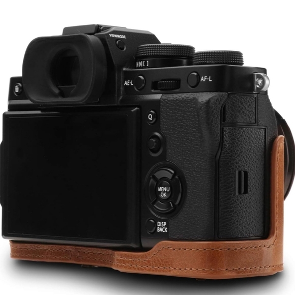 MegaGear MG1551 Ever Ready Genuine Leather Camera Case for Fujifilm X-T3 - Picture 13 of 15